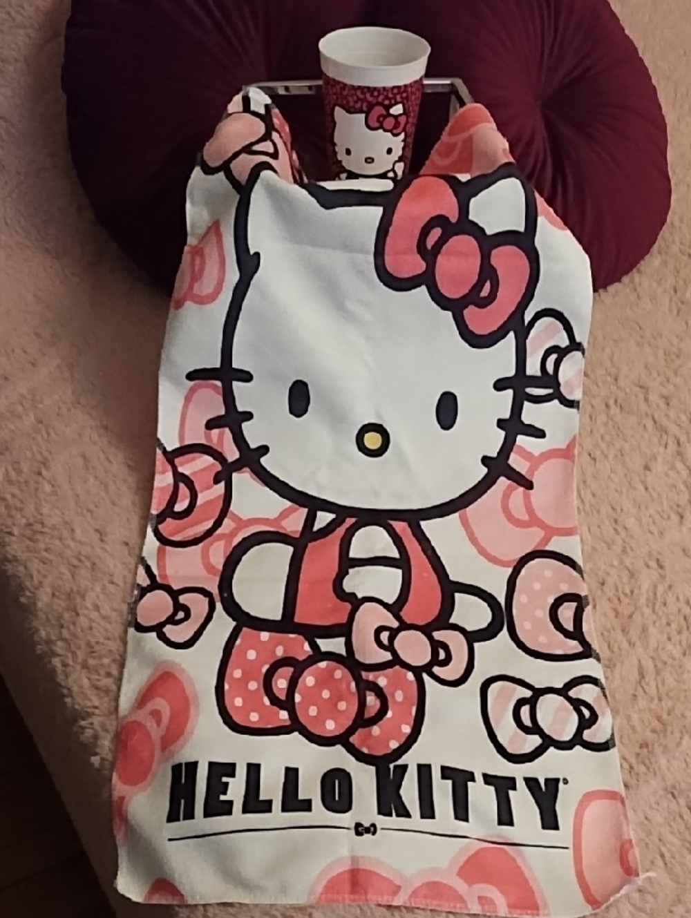 Hello Kitty White and Pink Character Children's Beach Towel 😻 Plus New Cup